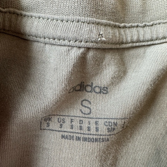 Adidas green Tshirt - Picture 5 of 5